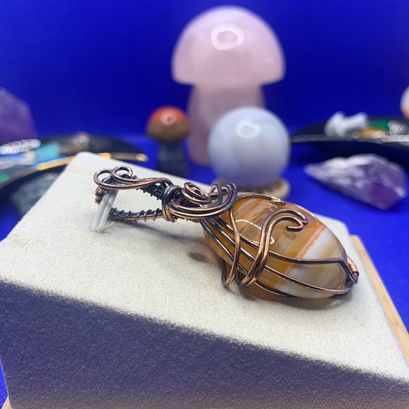 Beautiful Banded Agate Copoer Wire Wrapped Pendant with Your Choice of Chains! - Picture 6 of 9